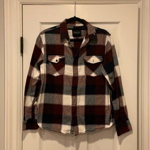 Boys youth Coastal long sleeve plaid flannel. 2 pockets, maroon, black, white.